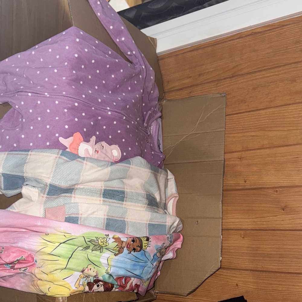 3T pajamas 3 pairs/ footed & 2 sets